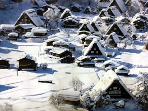 Wintermärchen in Shirakawa-gō