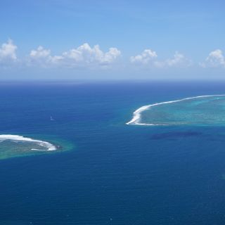 Die Lagune von Moorea vom Aussichtspunkt – Die Overwaterbungalows des Interconti im Hintergrund