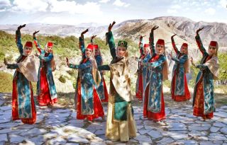 Tanz beim Arpeni-Taraz-Fest