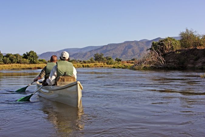 Kanu im Lower Zambezi NP © Diamir