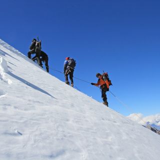 Besteigung des Yalung Ri (5630 m)