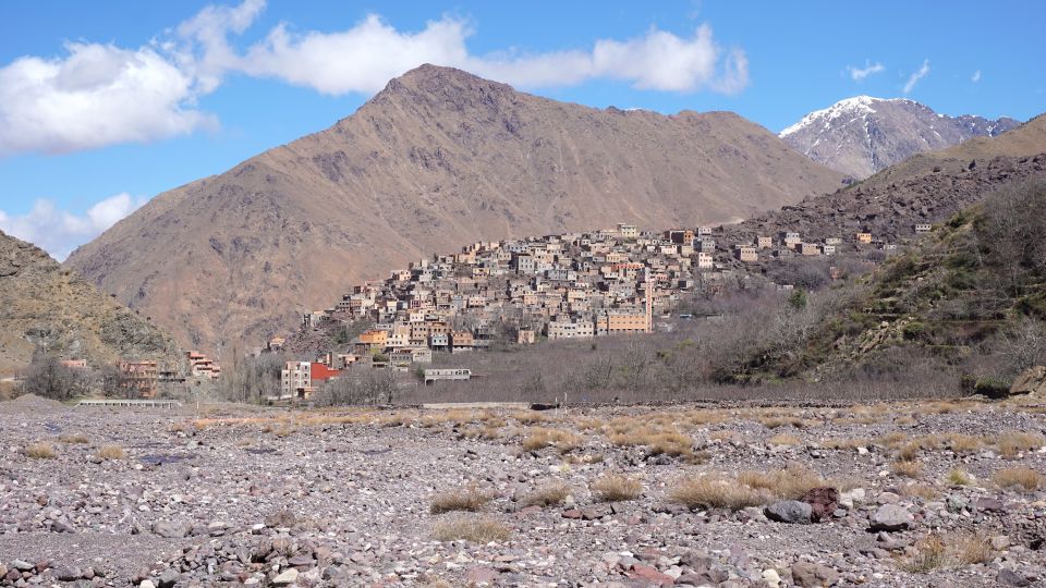 Der Weg hinauf zum Jebel Toubkal führt durch die kleine Ortschaft Imlil.