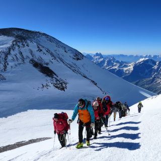 Gipfelaufschwung am Elbrus: Gleich ist es geschafft!