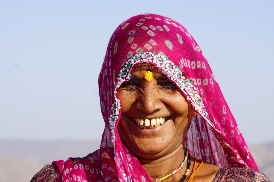 indische Frau mit Sari (ein indisches Gewand)