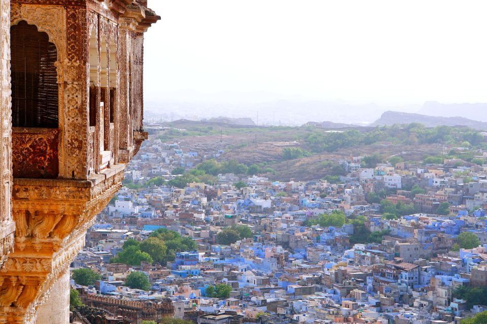 Blick von der Festungsanlage Mehrangarh auf die Blaue Stadt Jodhpur