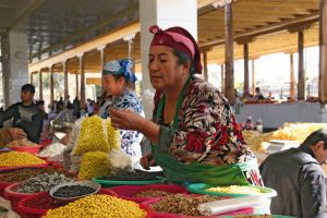 Buntes Markttreiben in Samarkand