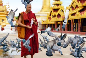 Begegnung an der Shwedagon-Pagode in Yangon