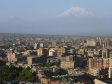 Jerewan mit Ararat