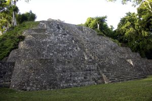 Maya-Ruine von Yaxha