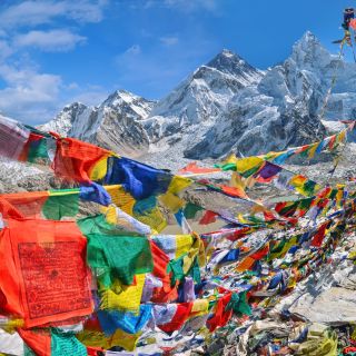 Blick auf Mount Everest und Nuptse