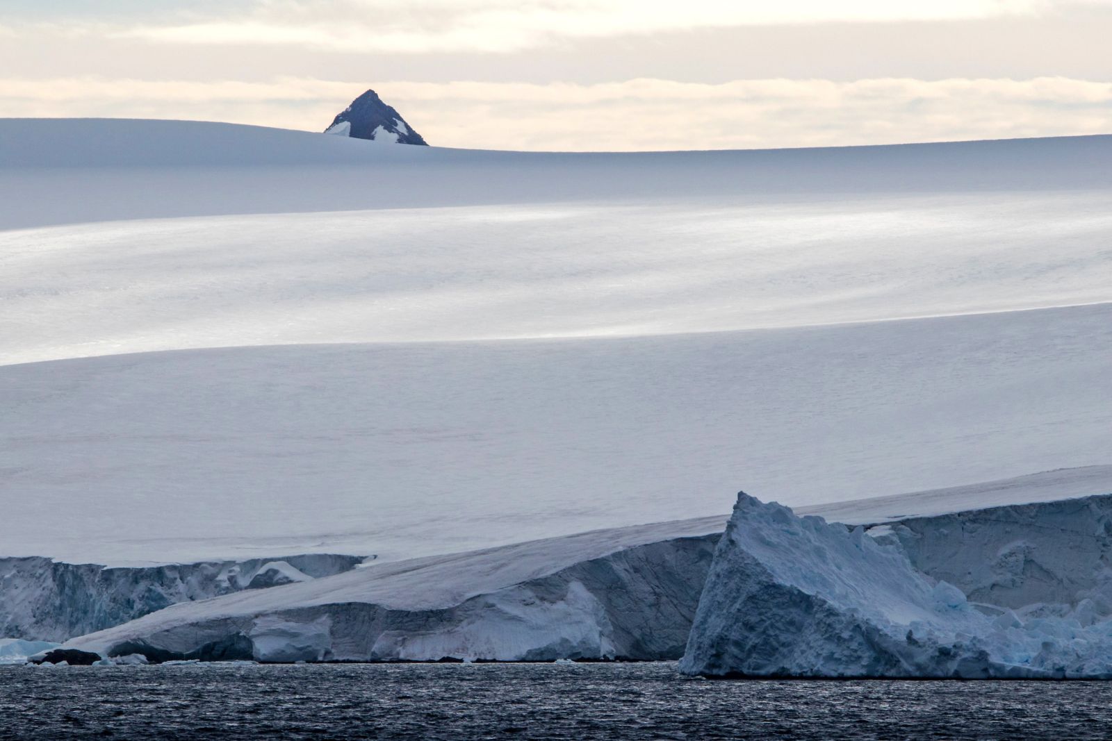 Traumhafte Gletscherlandschaft an der Antarktischen Halbinsel
