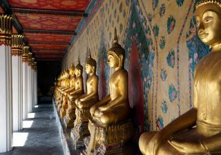 Buddha-Statuen im Wat Arun