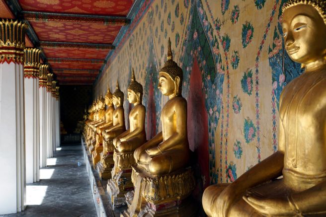 Buddha-Statuen im Wat Arun