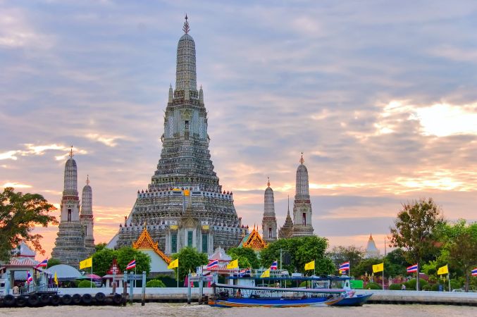 Wat Arun in Bangkok © Diamir