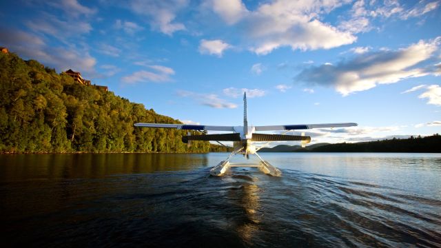 Wasserflugzeug am Lac Sacacomie