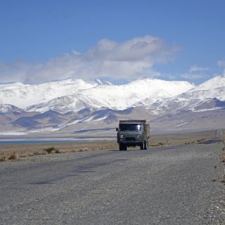 UAZ auf dem Pamir Highway
