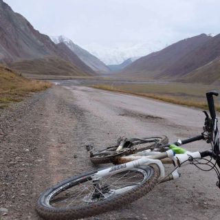 mit dem Mountainbike durch das Pamir-Gebirge
