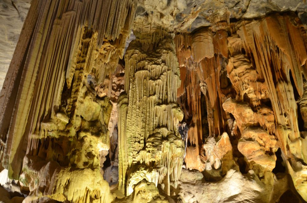 Kanngo Caves