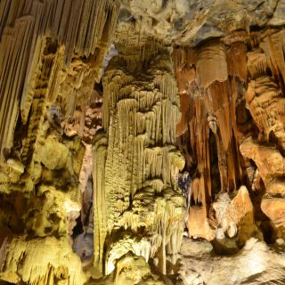 Kanngo Caves