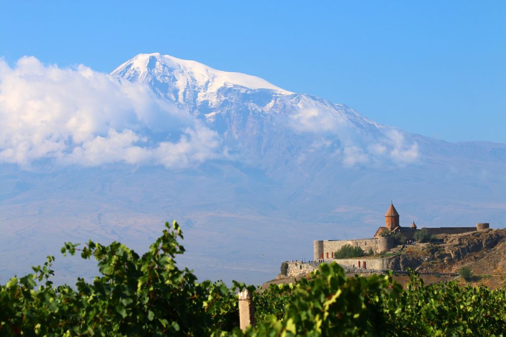 Kloster Chor Virap mit Ararat im Hintergrund