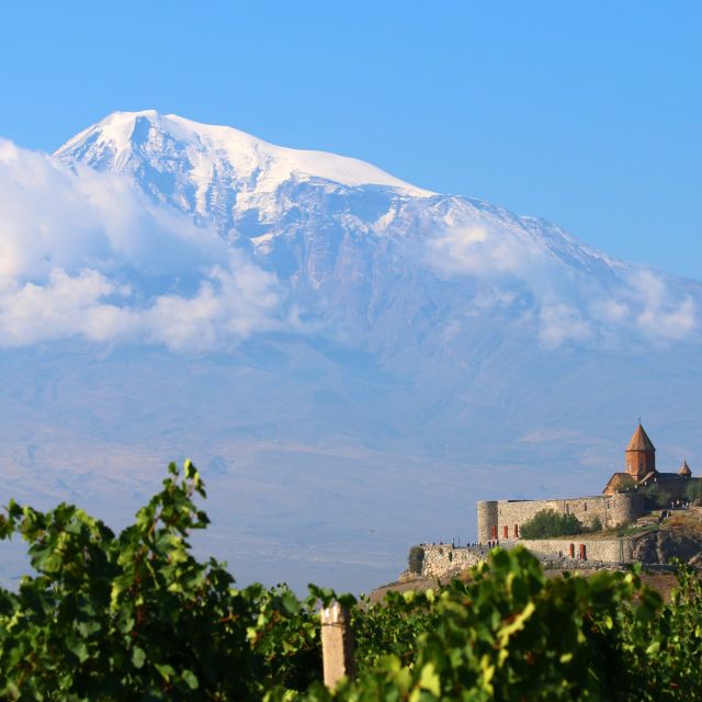 Kloster Chor Virap mit Ararat im Hintergrund