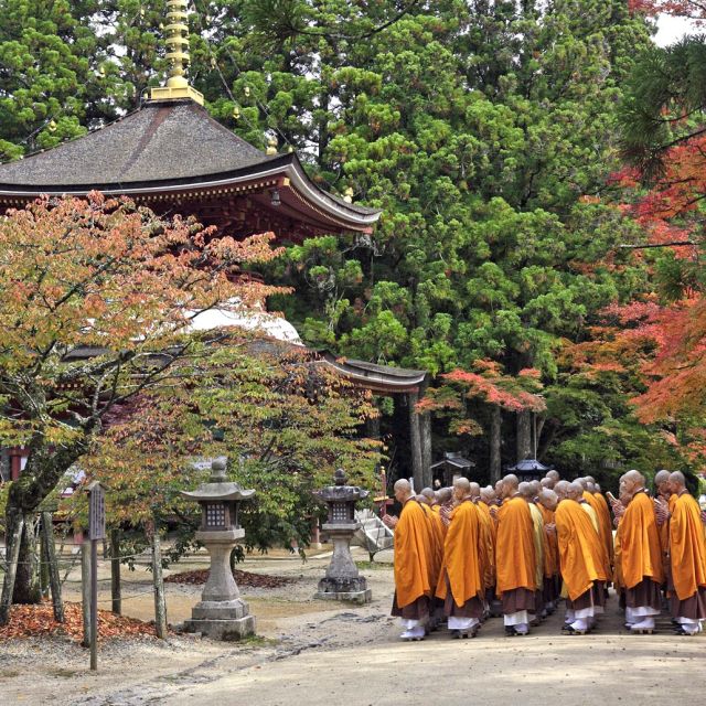 Buddhistische Mönche in Koyasan