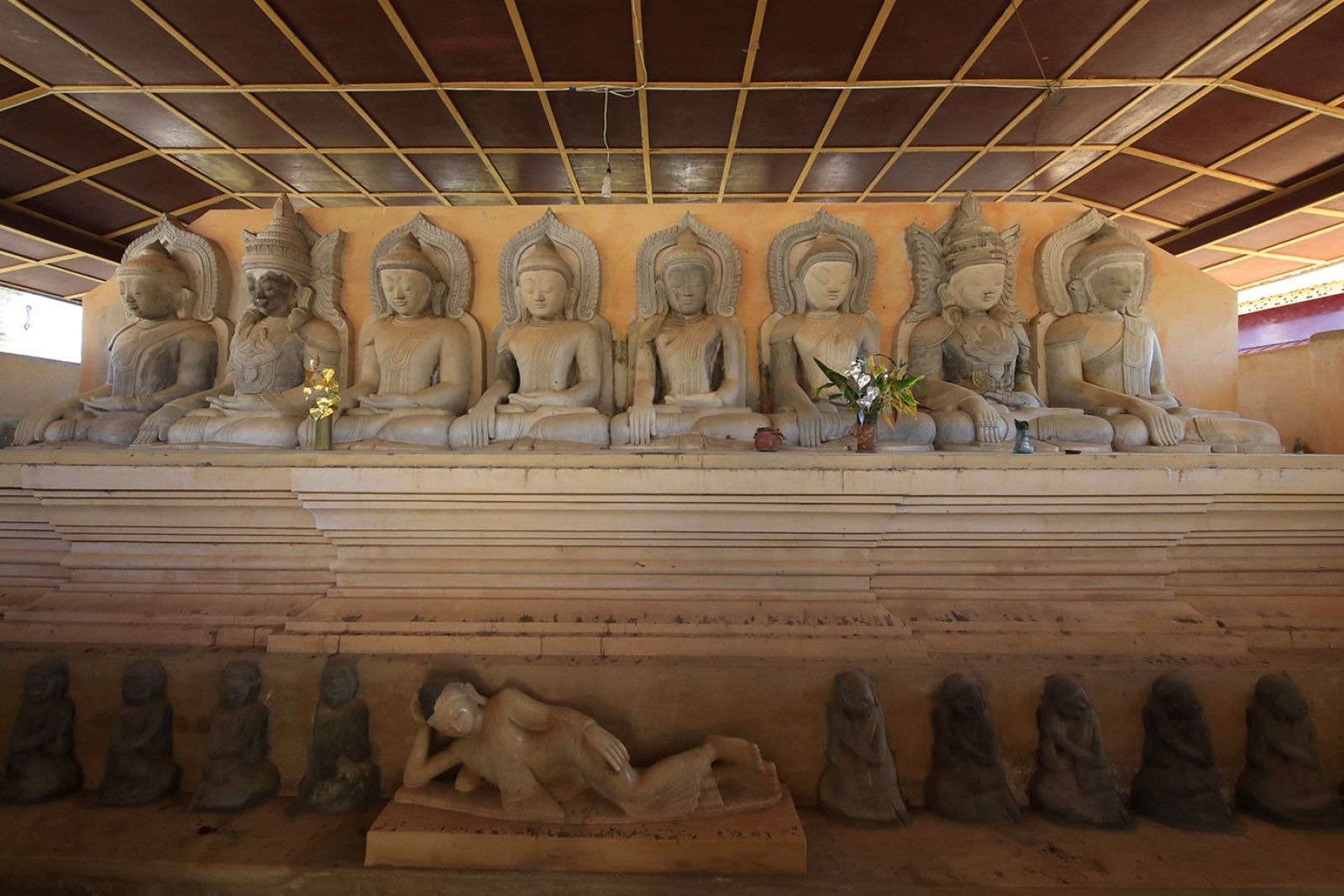 Buddhas im Pagodenfeld