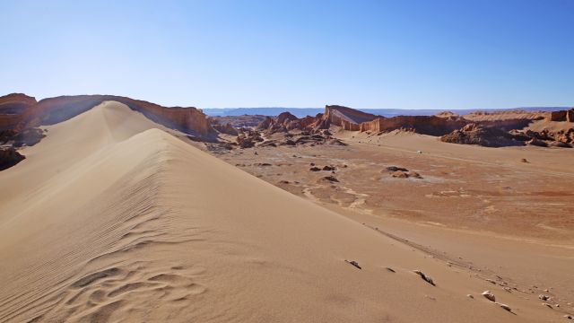 Riesige Sanddünen im Mondtal bei San Pedro de Atacama