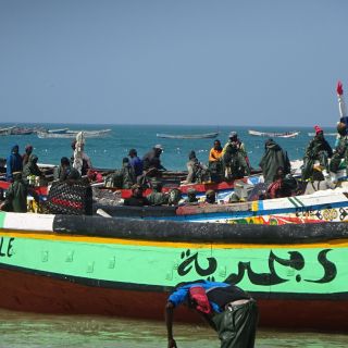 Boote an der Küste Mauretaniens