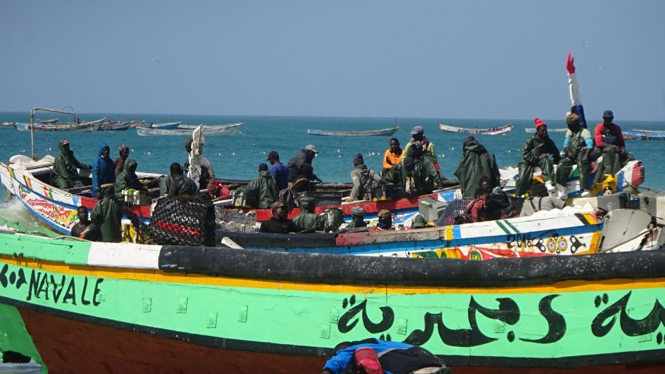 Boote an der Küste Mauretaniens