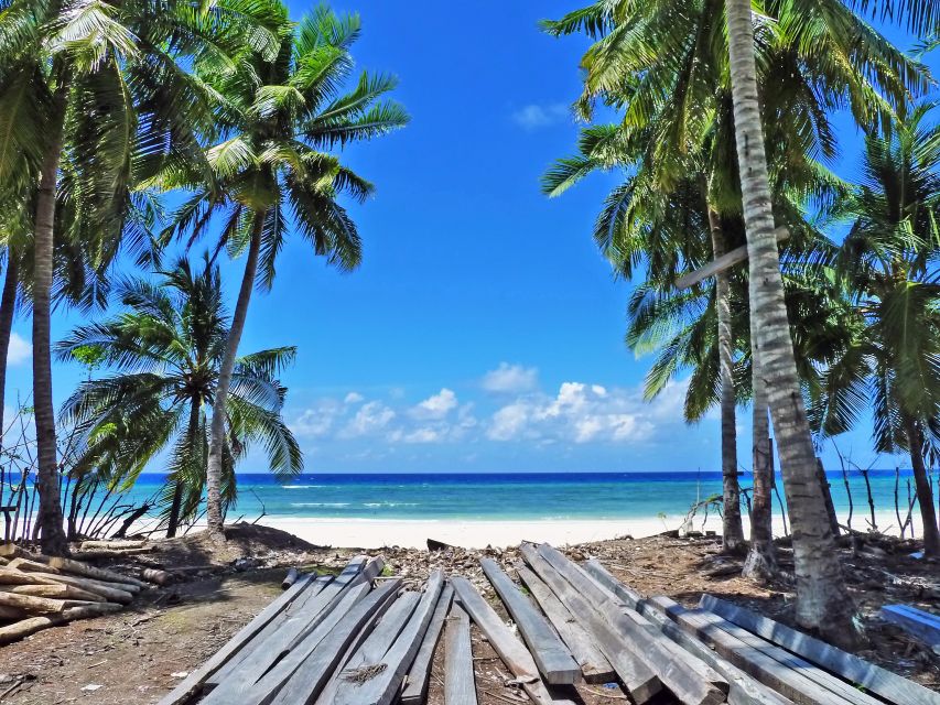 Strand auf Sulawesi