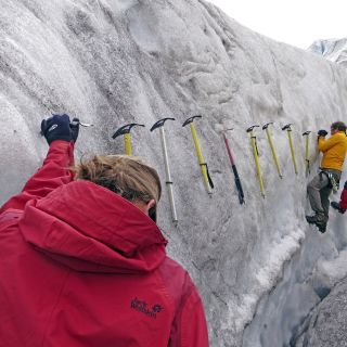 Kletterübung mit dem Eispickel