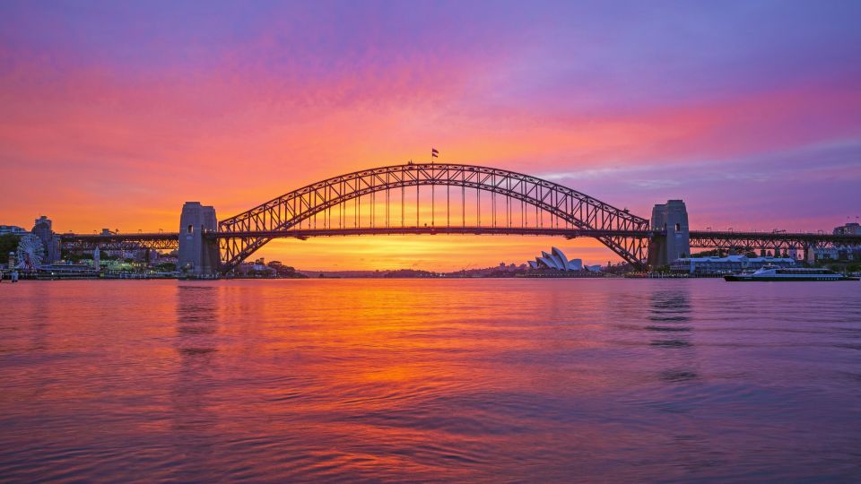 Sonnenaufgang über der Harbour Bridge in Sydney