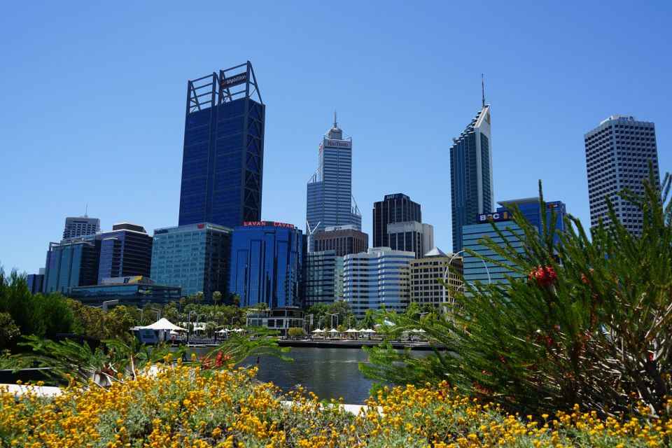 Perth, Hauptstadt Western Australia's und an der Mündung des Swan River gelegen, ist Ausgangspunkt für Erkundungen entlang der Westküste.