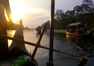 Fahrt zum Sonnenuntergang auf einem Kong-Kear-Boot über den Prasat Chhrong in Angkor