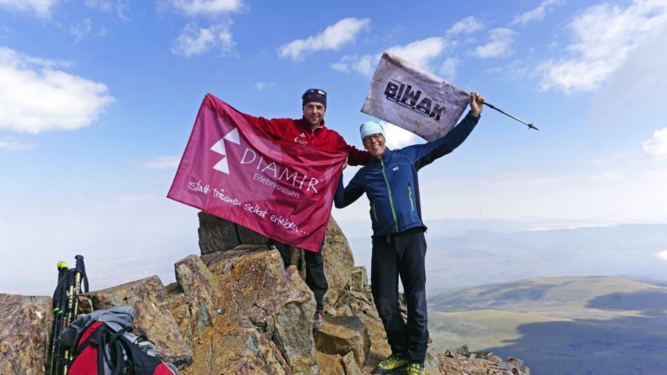 Gipfel erreicht – Aragats-Nord