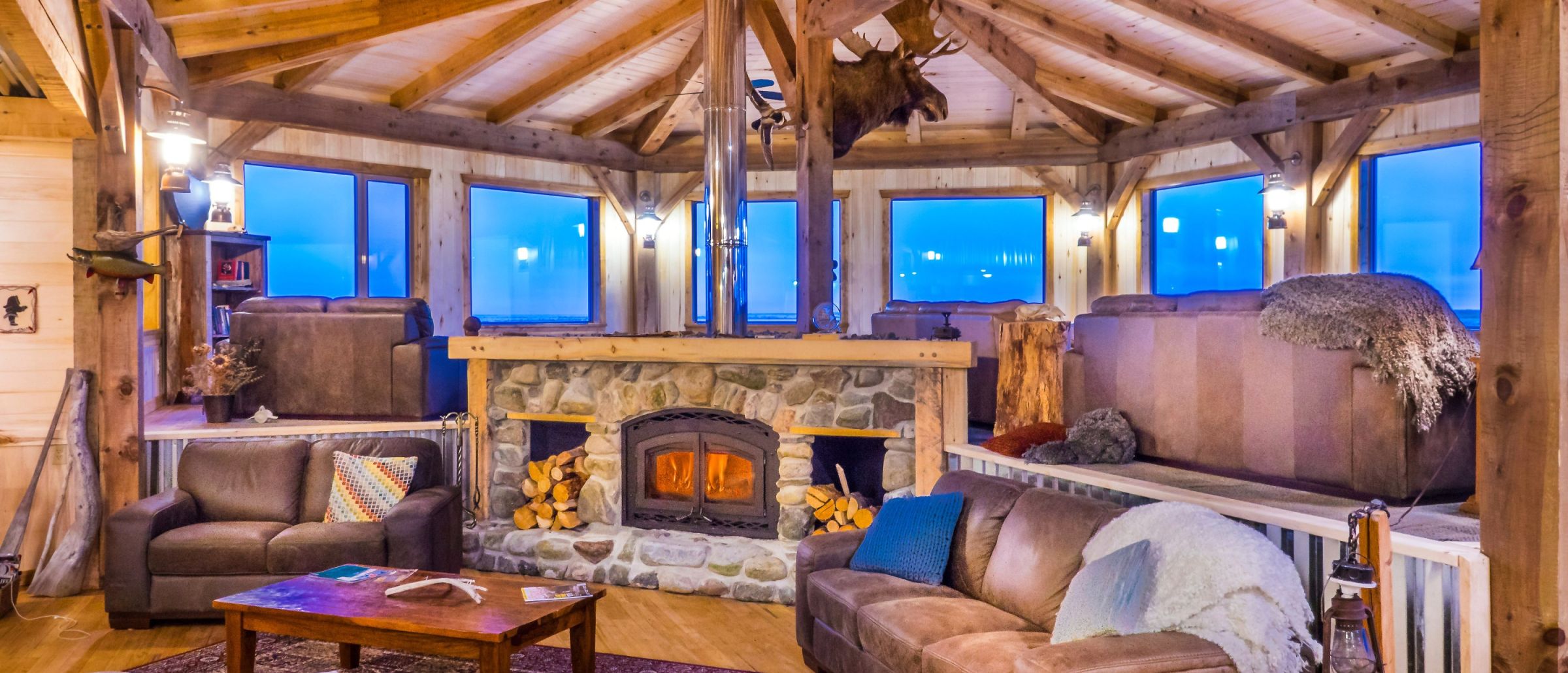 Lounge, Seal River Lodge, Manitoba