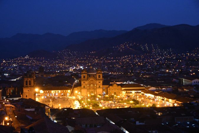 Abendstimmung über Cusco, dem Nabel der Welt © Diamir
