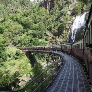 Die Kuranda Scenic Railway führt im australischen Queensland von Cairns nach Kuranda.