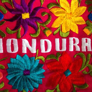 schöne honduranische Stickerei