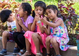 honduranische Kinder an einem sonnigen Tag