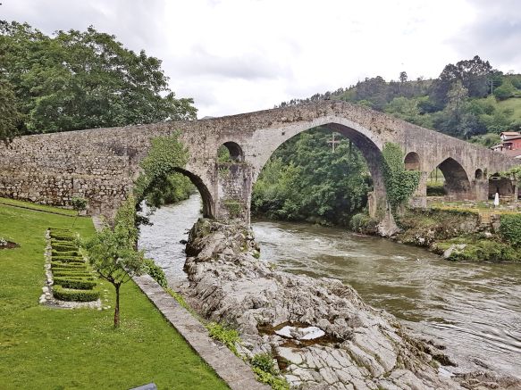 Römische Brücke in Cangas de Onís