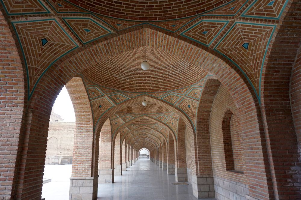 Der sog. Wandelgang der Blauen Moschee (Kabud-Moschee) in Tabriz