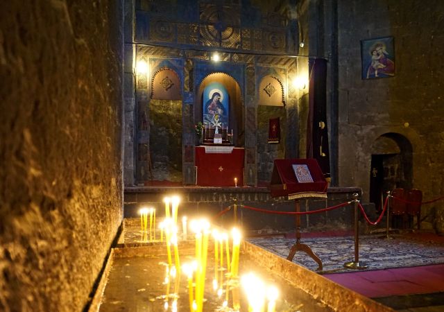 Gebetskerzen in der Kirche der Klosteranlage Sewanawank
