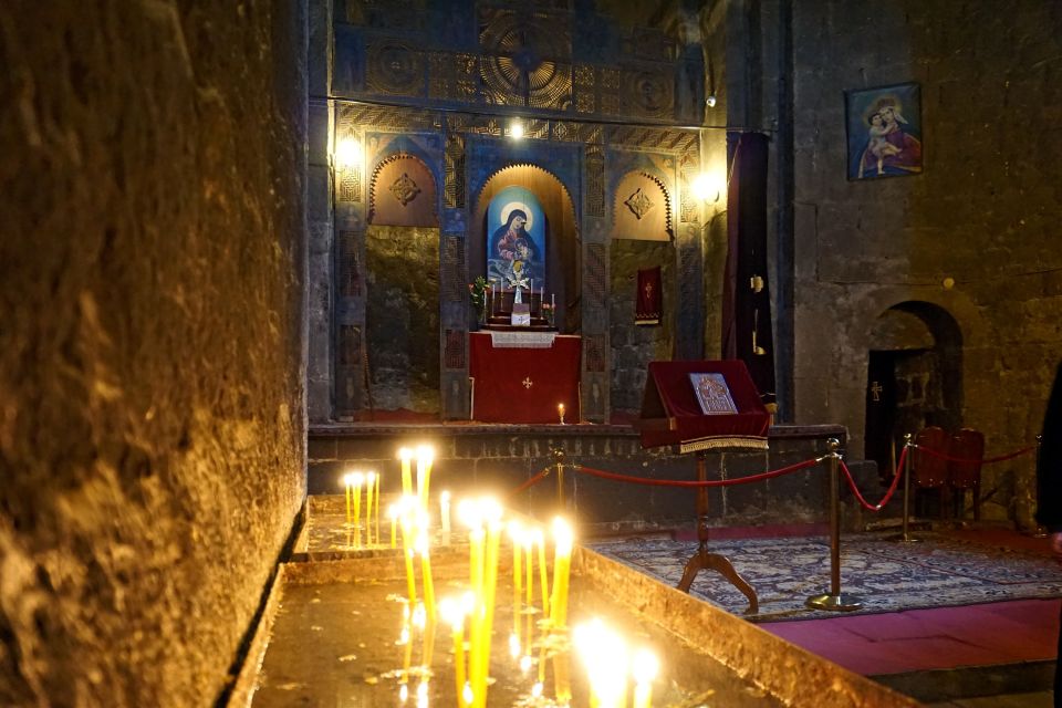 Gebetskerzen in der Kirche der Klosteranlage Sewanawank