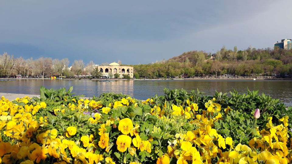 Frühling im El-Goli-Park in Tabriz