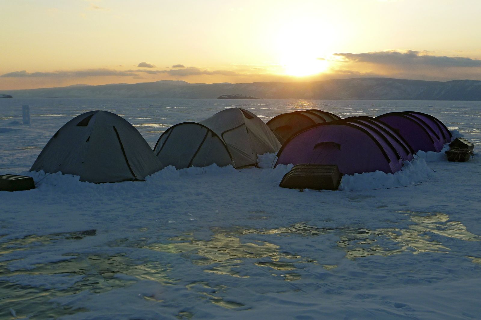 Zeltlager auf dem Eis