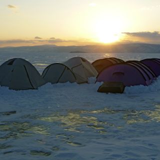 Zeltlager auf dem Eis
