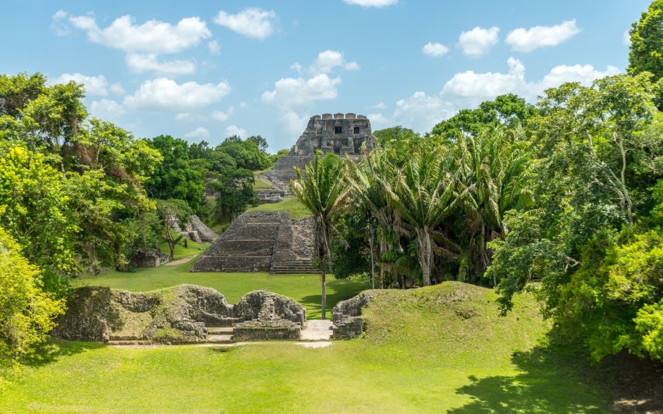 Xunantunich Maya Ruinen