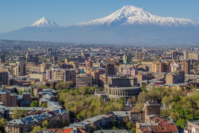 Jerewan mit Ararat © Diamir